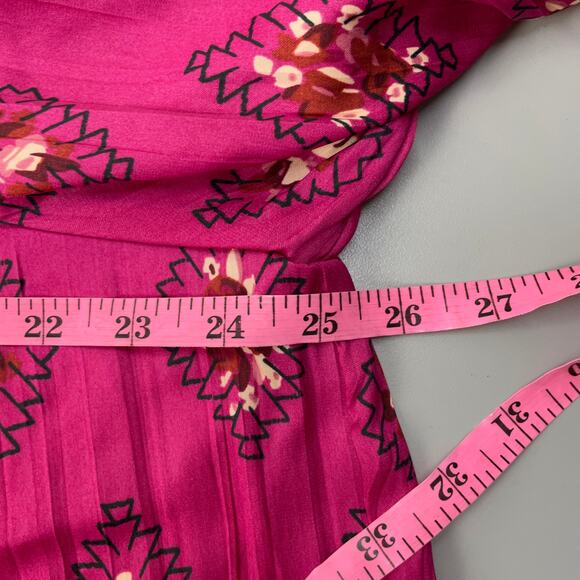 By Anthropologie Pink Red Ikat Floral Pop Over Top M/L - Picture 7 of 7